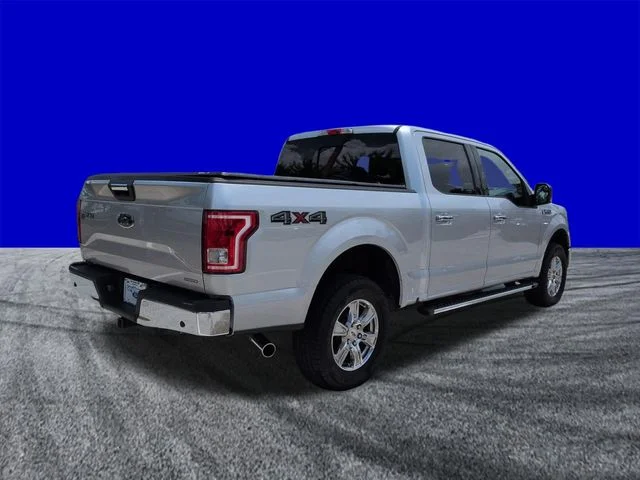 Used 2015 Ingot Silver Ford XLT image 4