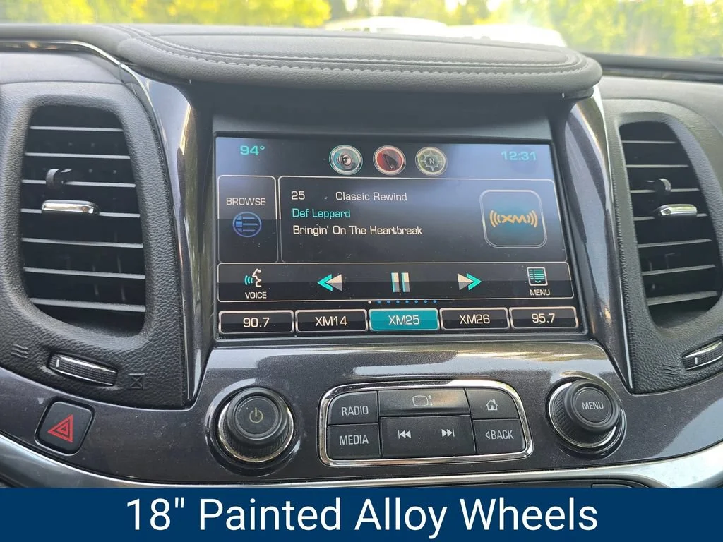 Used 2014 White Diamond Tricoat Chevrolet LT image 34