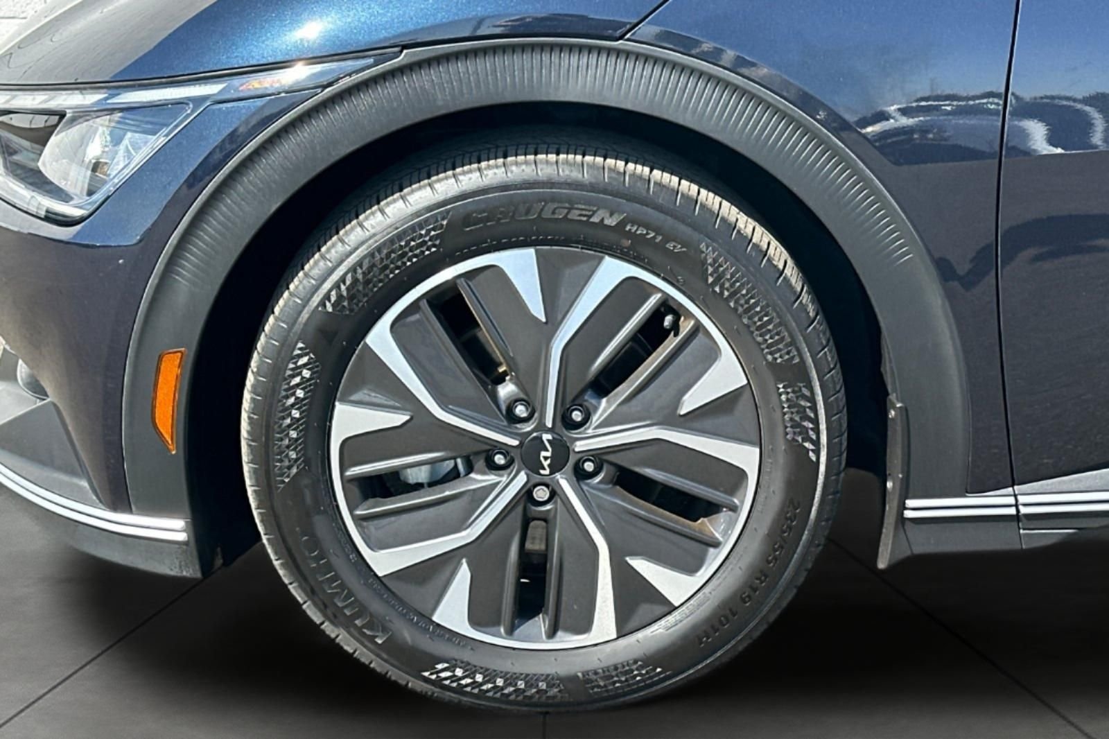 Used 2024 Blue Kia Light image 32