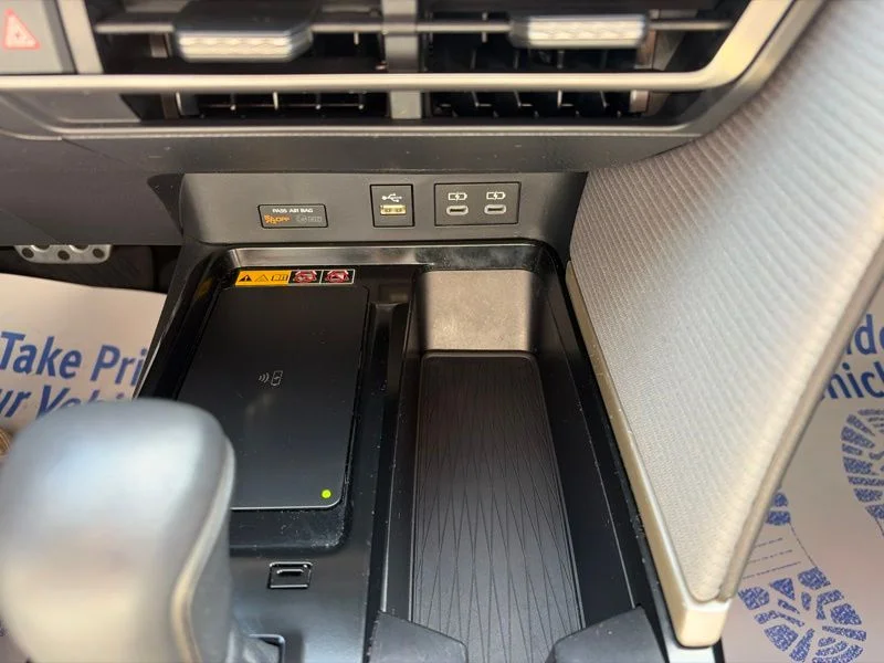 Used 2025  Toyota SE image 30