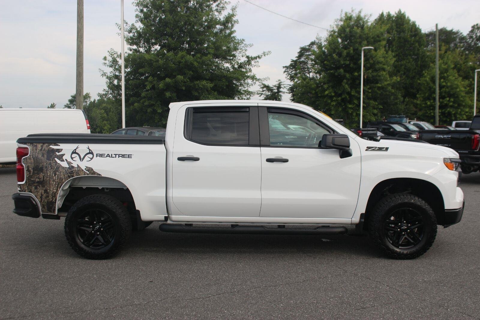 Used 2024 Summit White Chevrolet Custom Trail Boss image 8