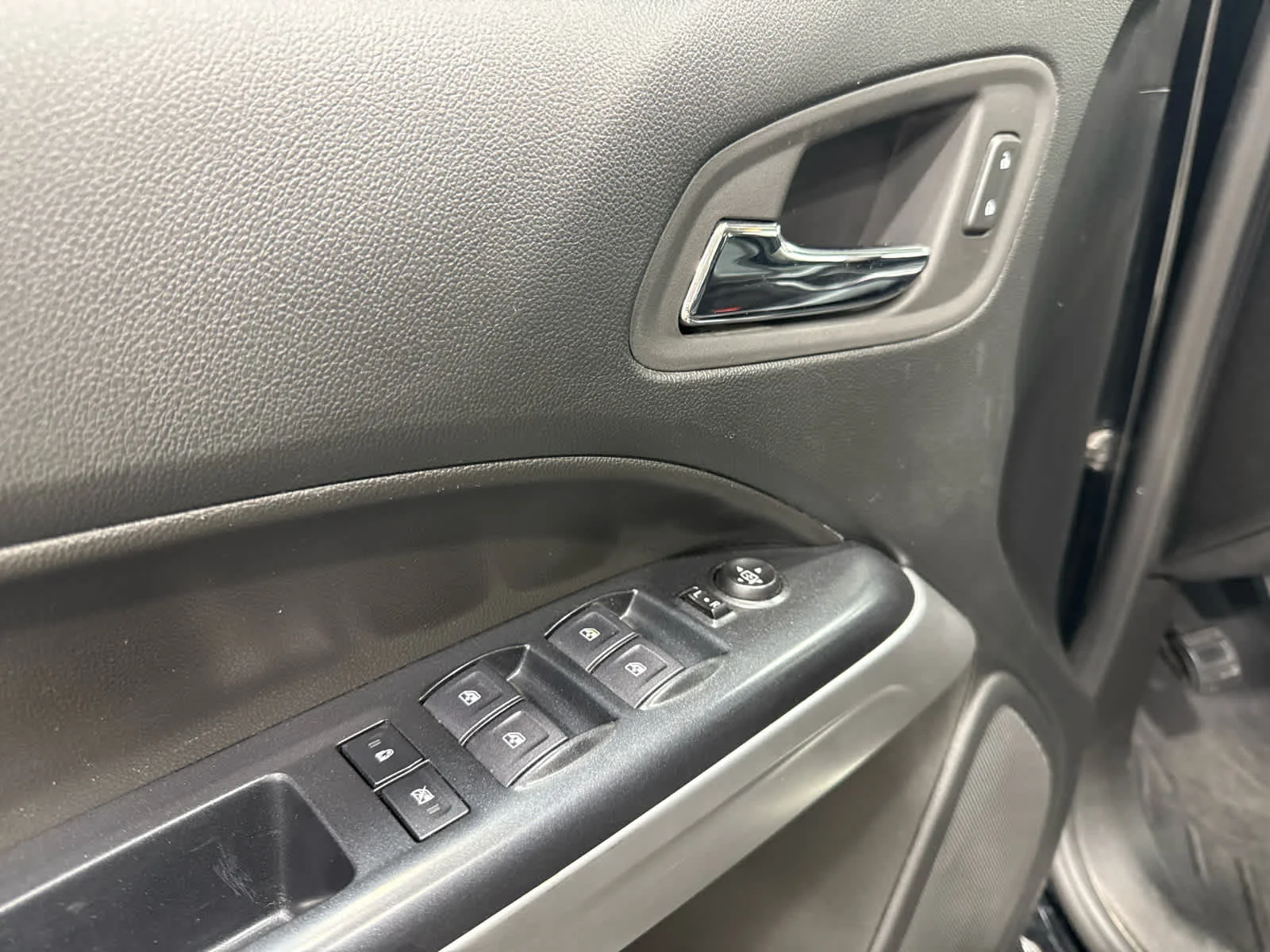 Used 2022 Black Chevrolet ZR2 image 17