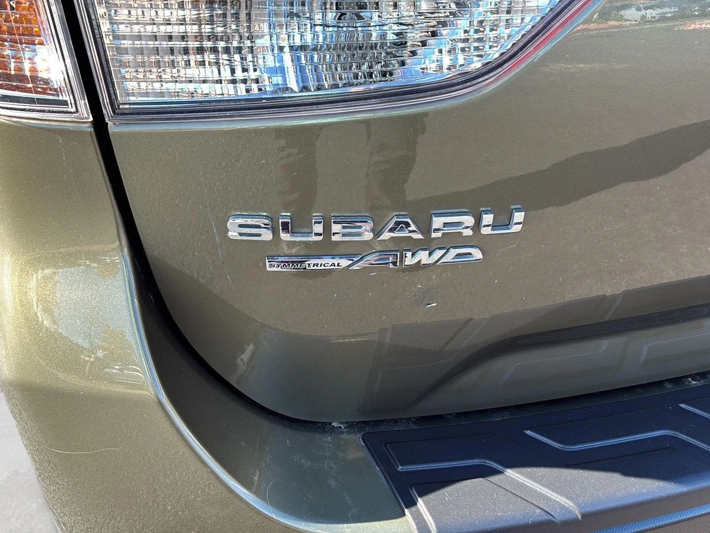 Used 2023 Autumn Green Metallic Subaru Premium image 8