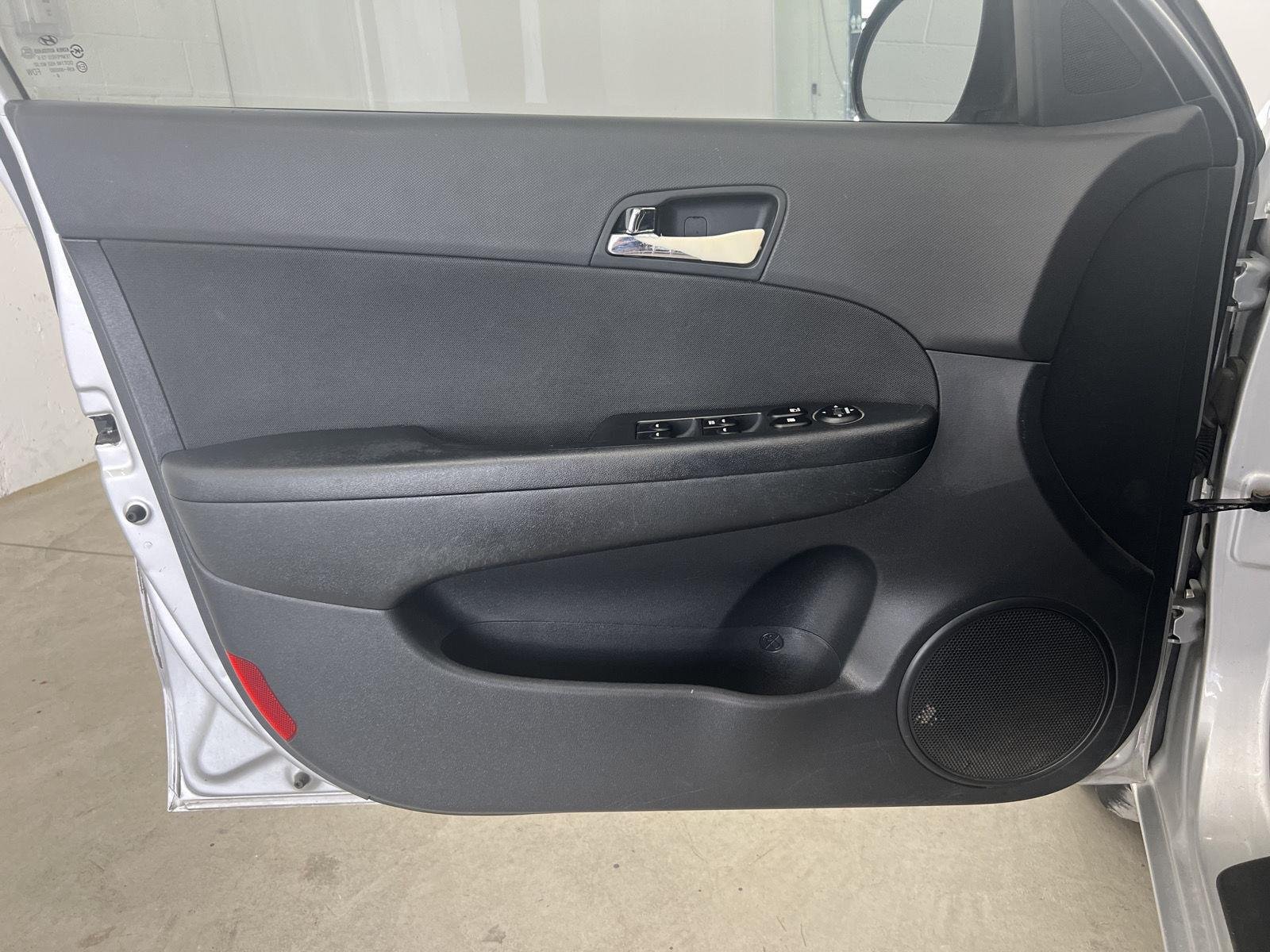 2010 Hyundai Elantra Touring SE - Photo 11