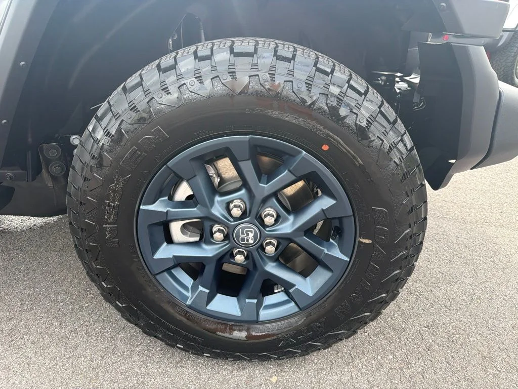 New 2026 Granite Crystal Metallic Clear-Coat Exterior Paint Jeep 85th Anniversary Edition image 14