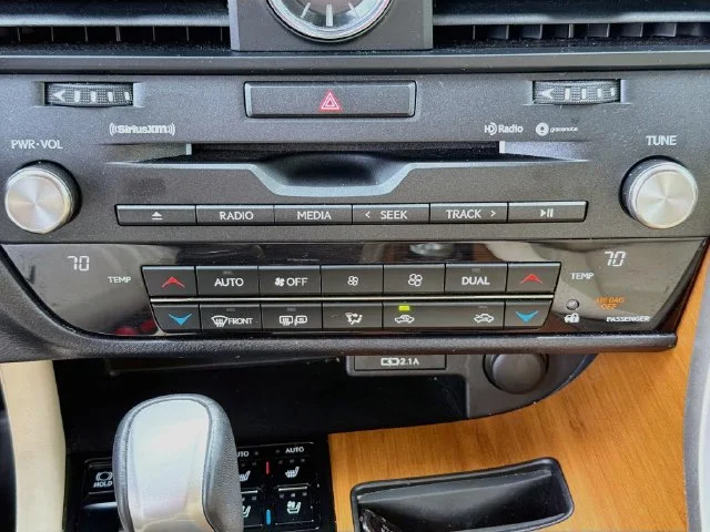 Used 2022  Lexus 350 image 16