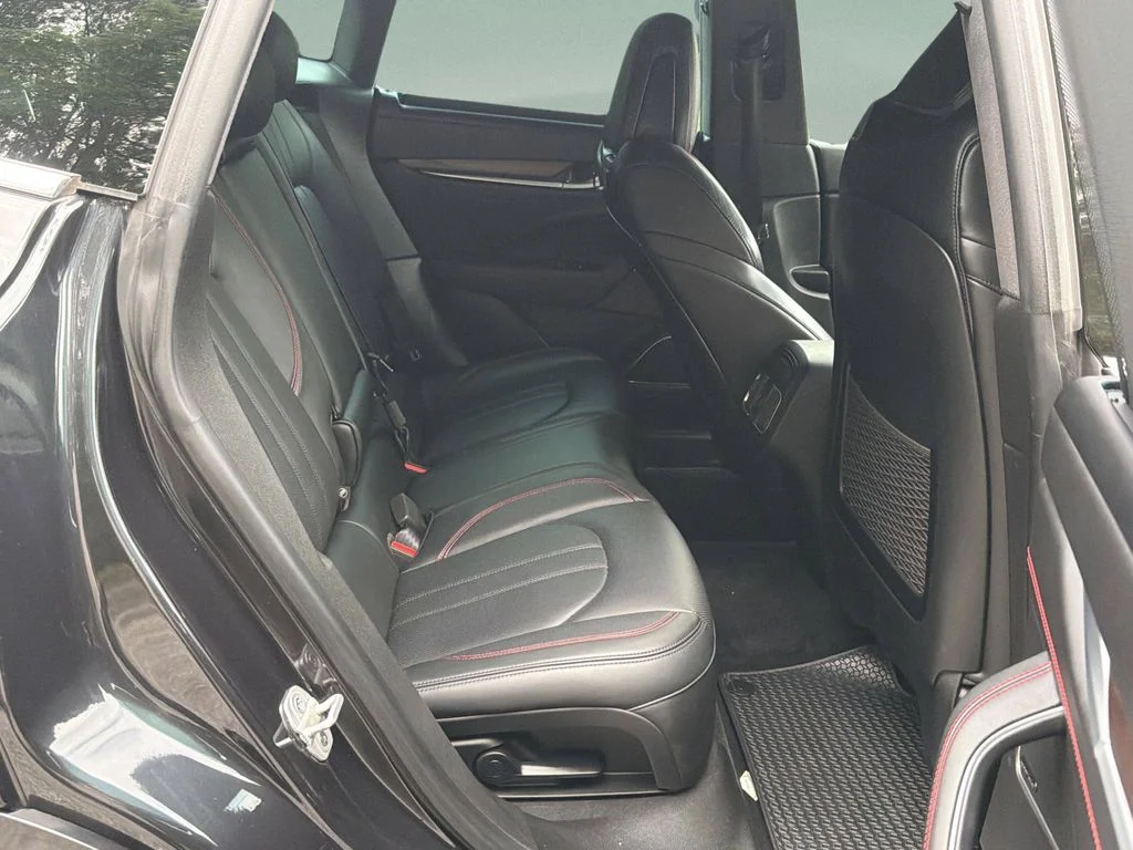 Used 2017  Maserati S image 27