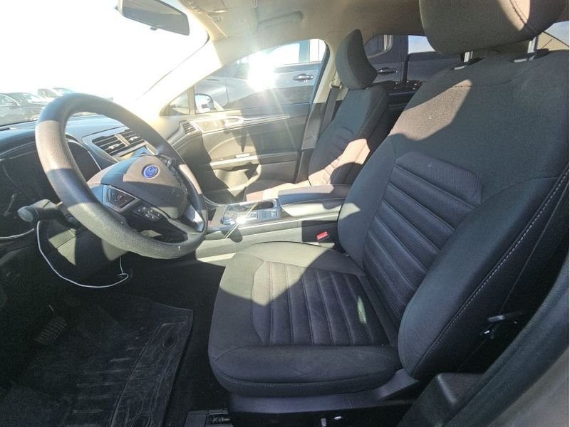 Used 2017 White Gold Ford SE image 10