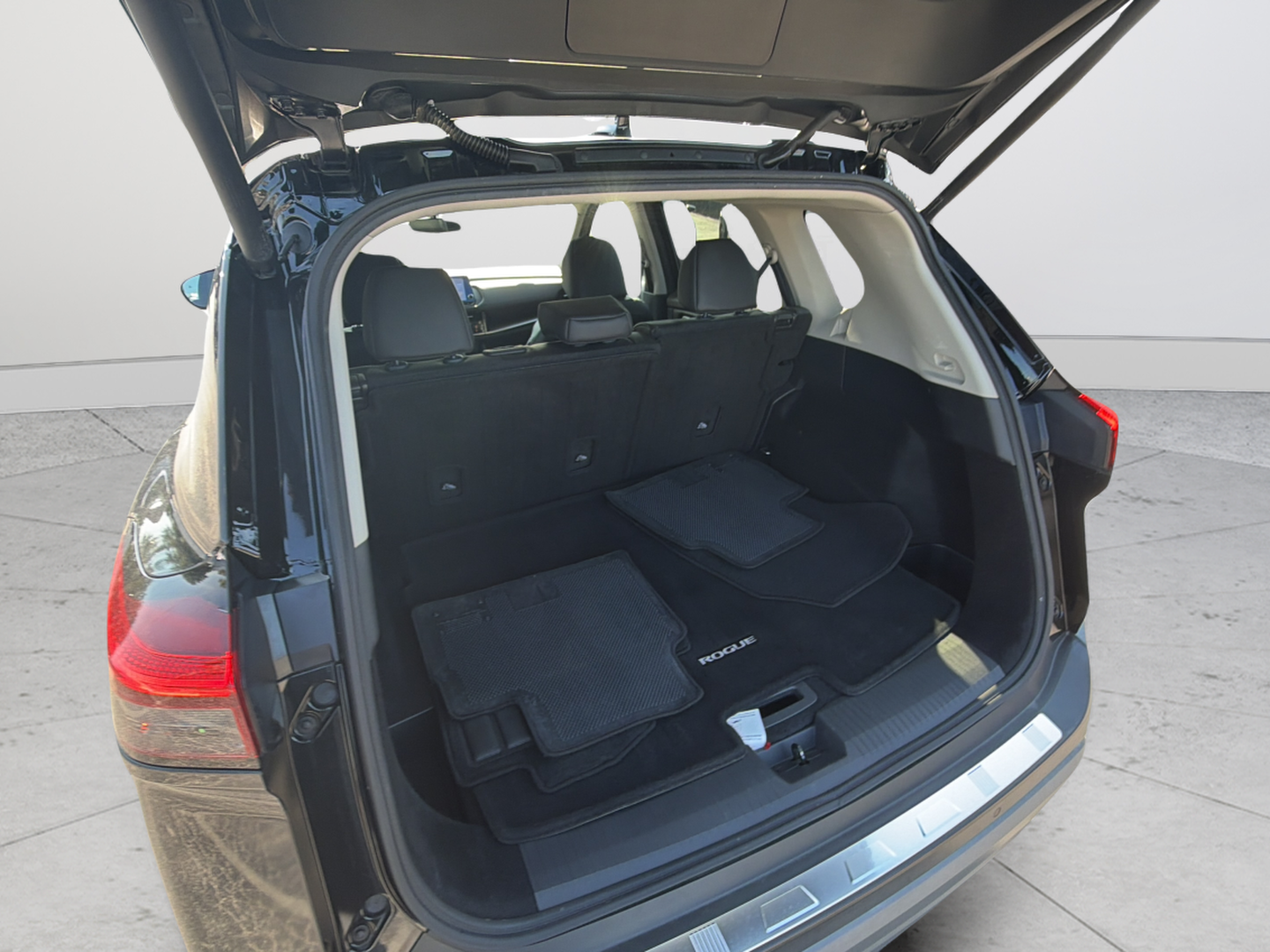 Used 2021 Black Nissan SV image 36