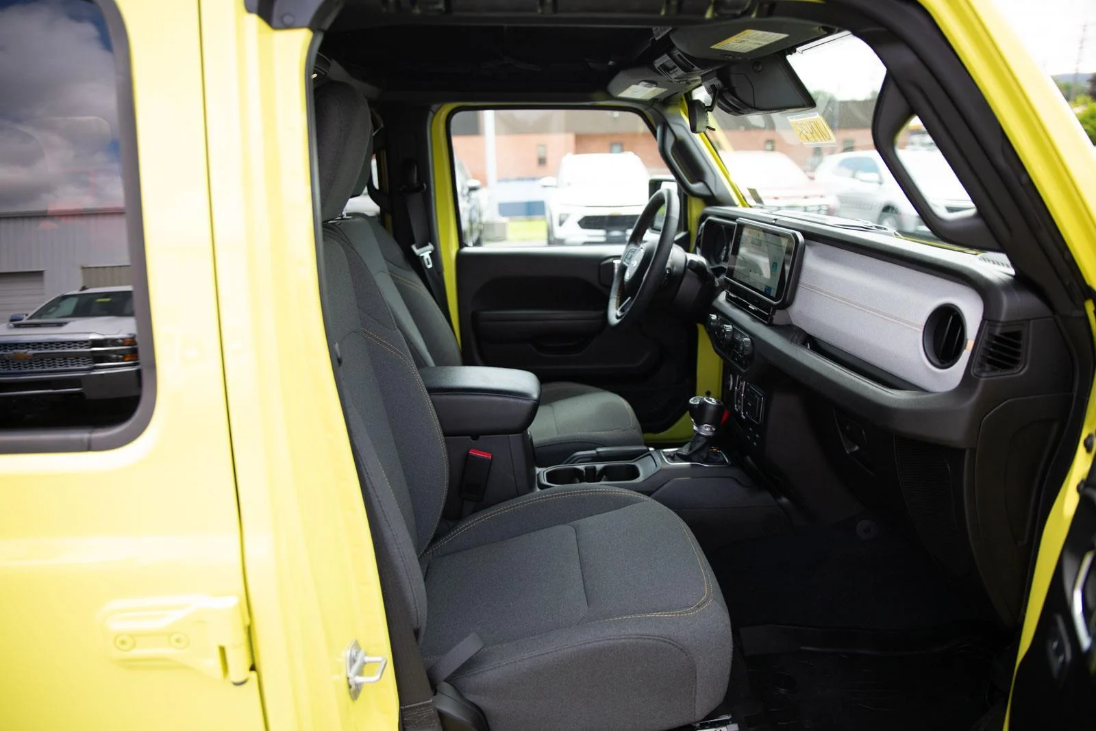 Used 2024 High Velocity Clearcoat Jeep Sport S image 23