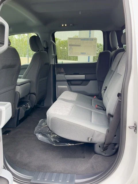 New 2026 Oxford White Ford F-250® XLT image 8