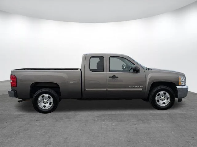 Used 2012 Gray Chevrolet LT image 3