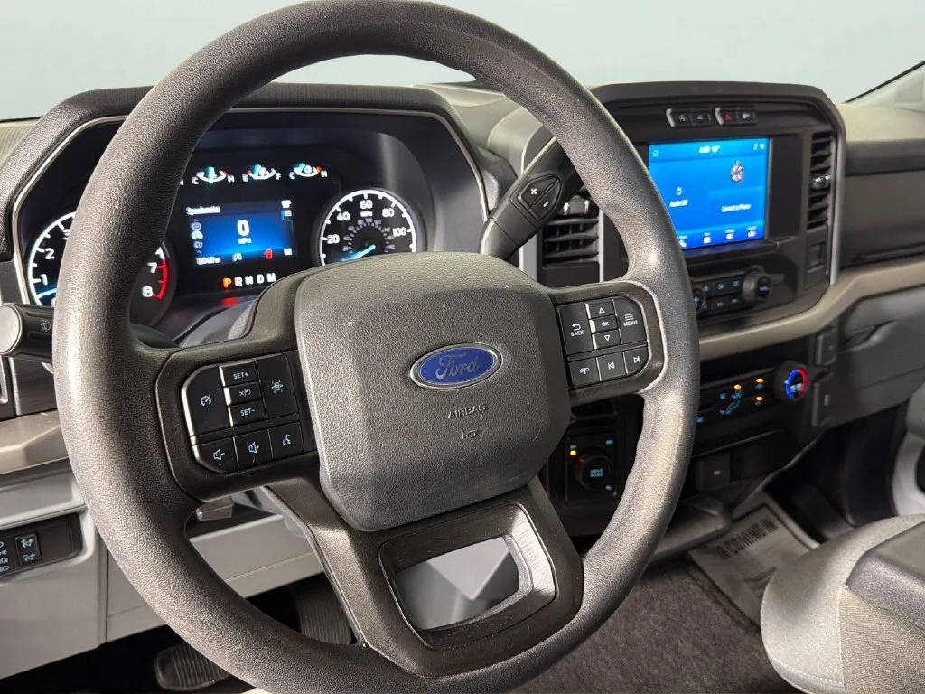 Used 2021  Ford XL image 23