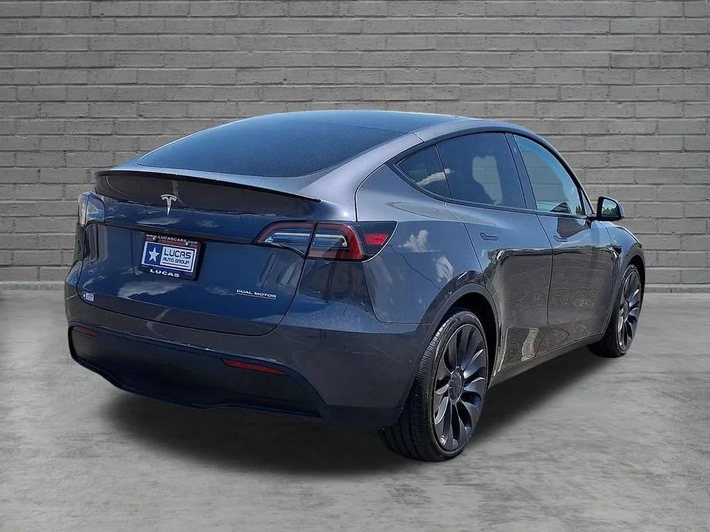 Used 2022  Tesla Performance image 10