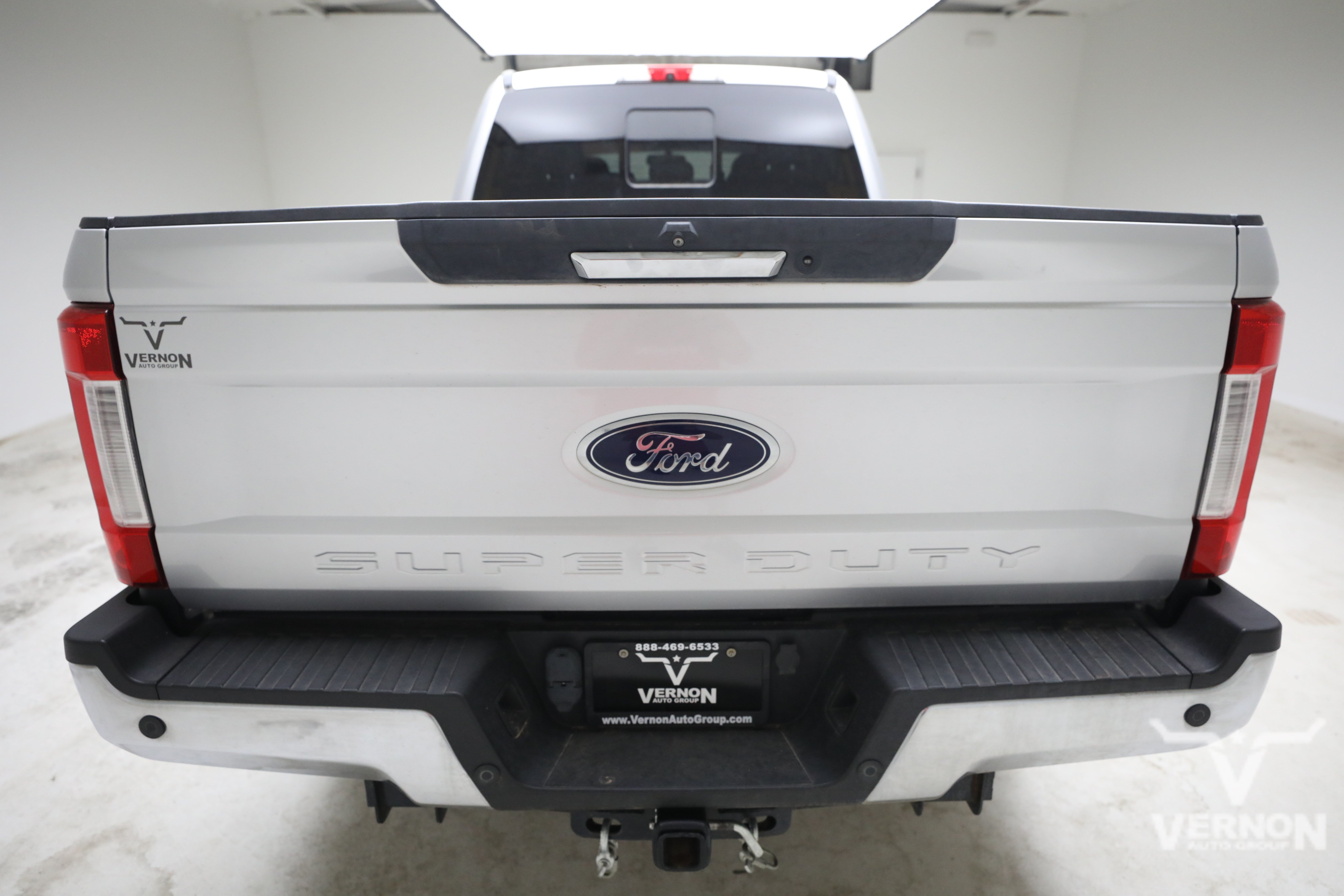 Used 2018 Ingot Silver Metallic Ford Y image 3
