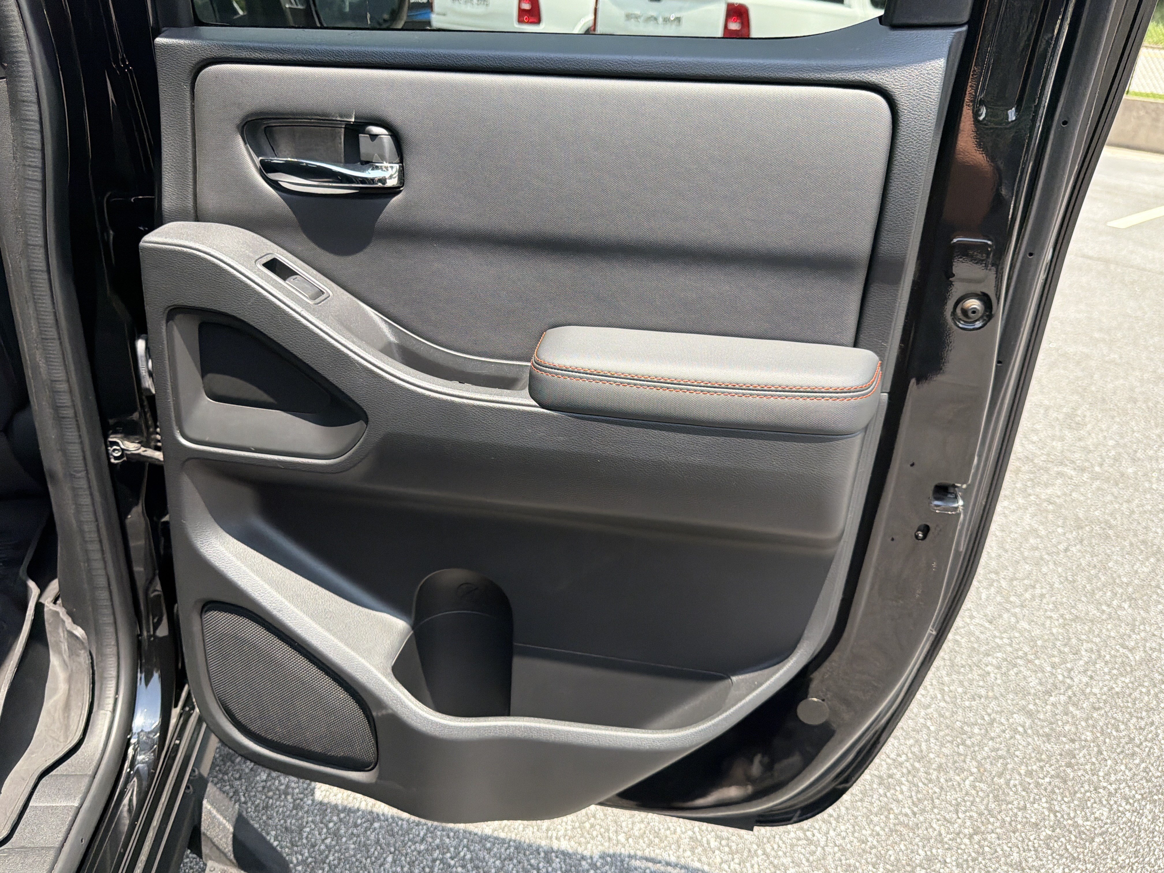 Used 2022 Super Black Nissan PRO-X image 19