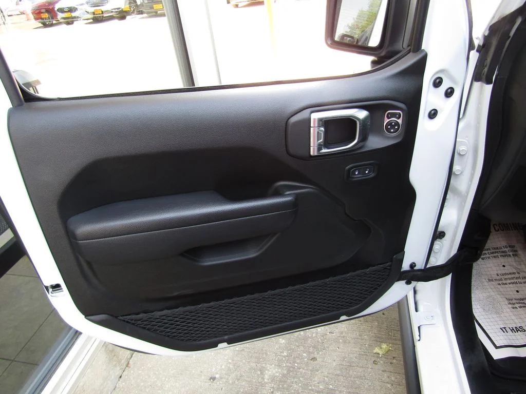 Used 2024 White Jeep Mojave image 16