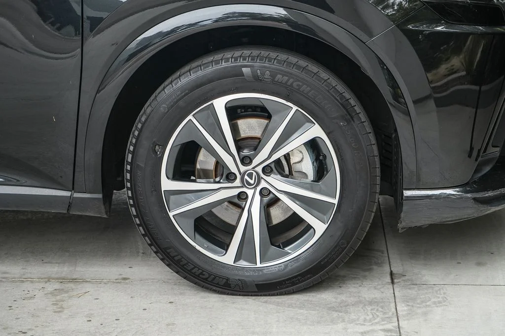 Used 2024 Black Lexus 350 image 10