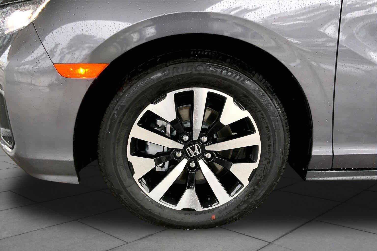 Used 2026 Modern Steel Metallic Honda EX-L image 11