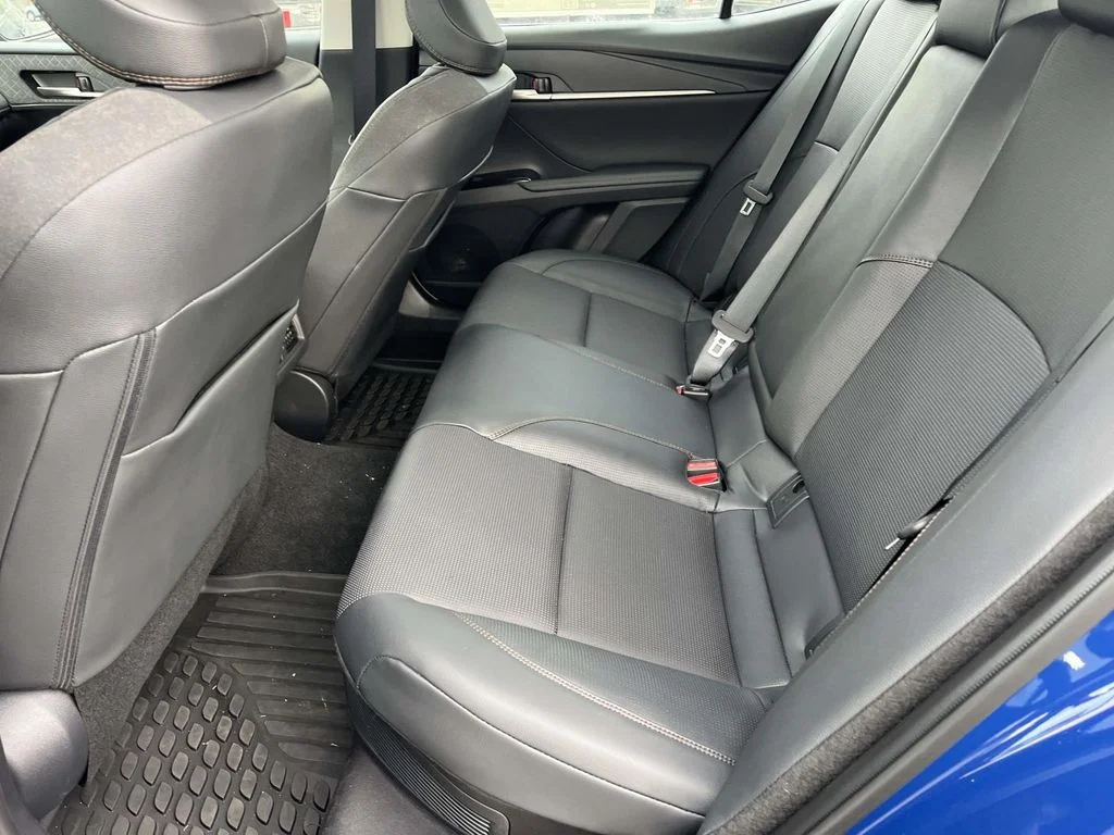 2026 Toyota Camry XLE - Photo 9