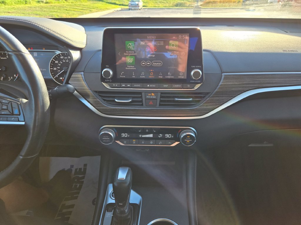 Used 2019 White Nissan 2.5 SL image 20