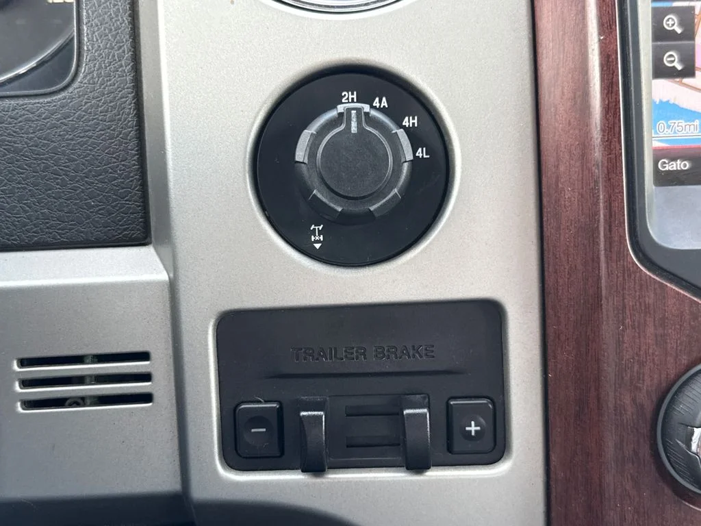 Used 2013 Black Ford King Ranch image 27