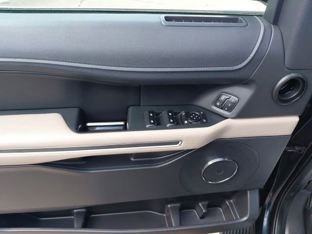Used 2024 Blue Ford XLT image 30