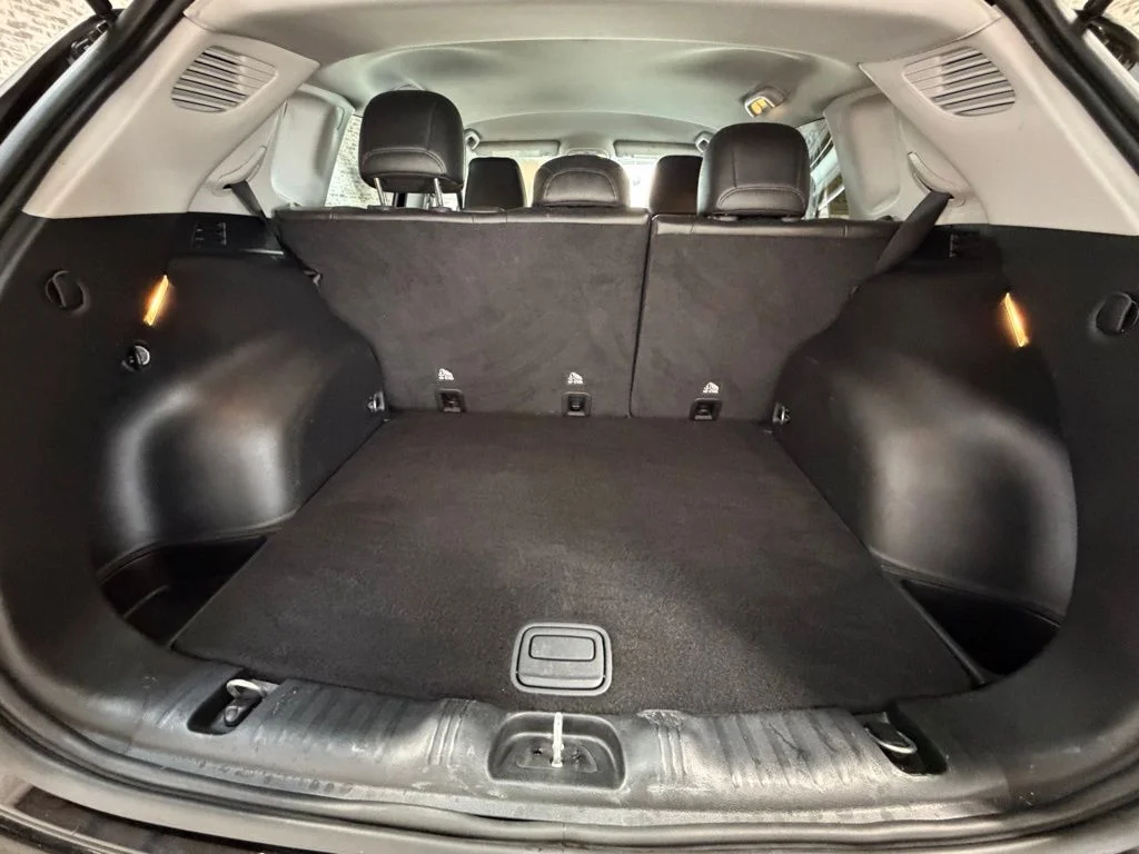 Used 2022 Black Jeep Limited image 10