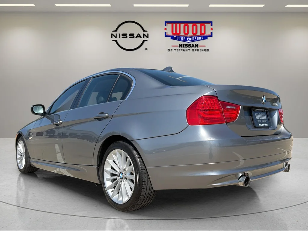 Used 2010 Space Gray BMW  image 4