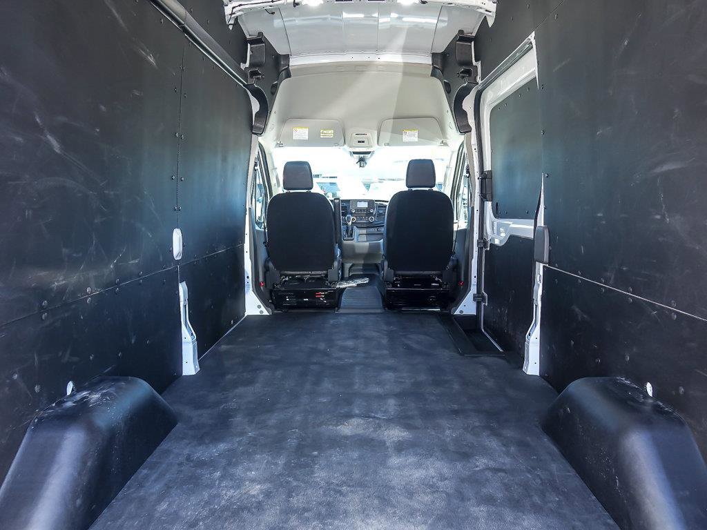 Used 2025 Oxford White Ford Base image 26