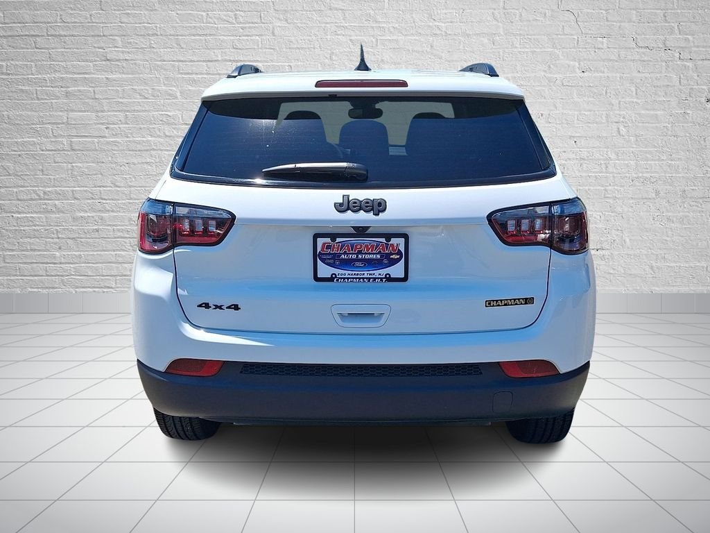 Used 2026 White Jeep Latitude image 5