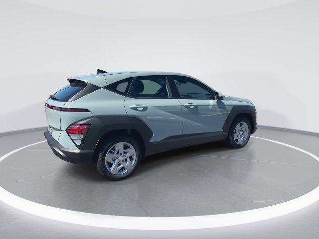 Used 2027 Green Hyundai SE image 8