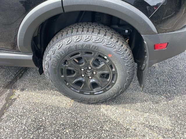 New 2026 Shadow Black Ford Badlands® image 5