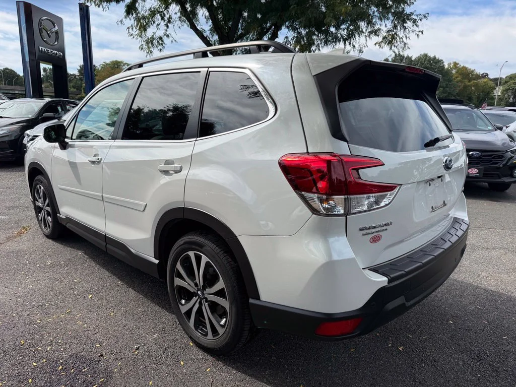 Used 2023 Crystal White Pearl Subaru Limited image 8