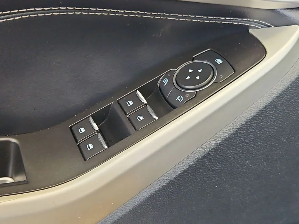 Used 2021 Blue Metallic Ford XLT image 11