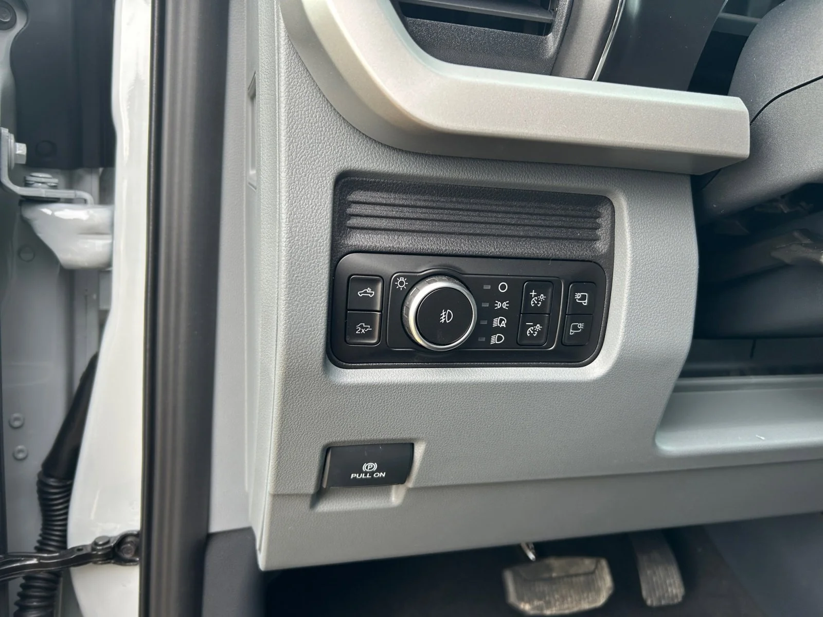 New 2026 Avalanche Ford XLT image 16