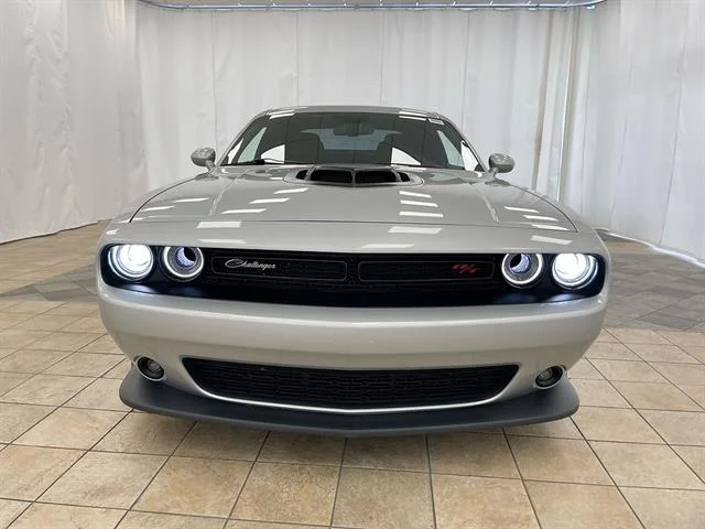 Certified Used 2019 Triple Nickel Clear Coat Dodge R/T Scat Pack image 32