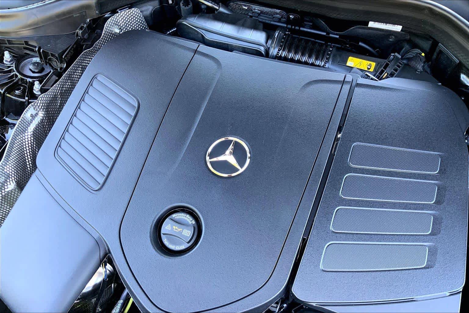 New 2026 Black Mercedes-Benz GLC 300 image 27