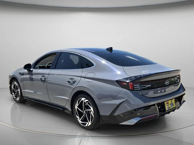 Used 2024 Blue Hyundai SEL image 8