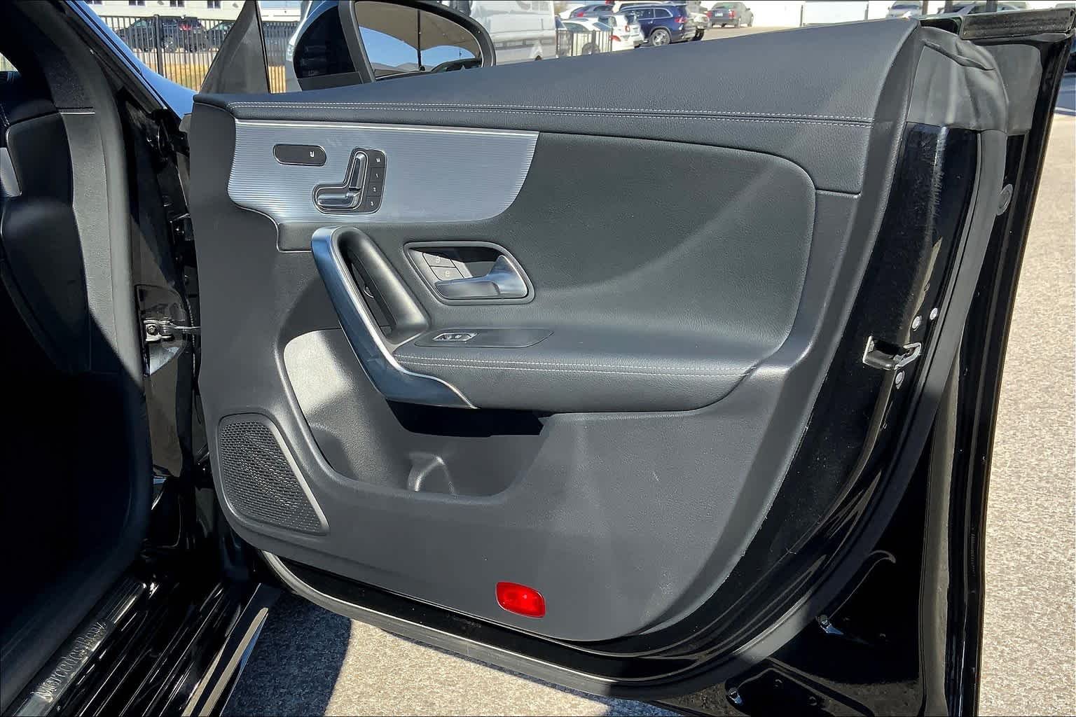 Used 2020 Night Black Mercedes-Benz CLA 250 image 23