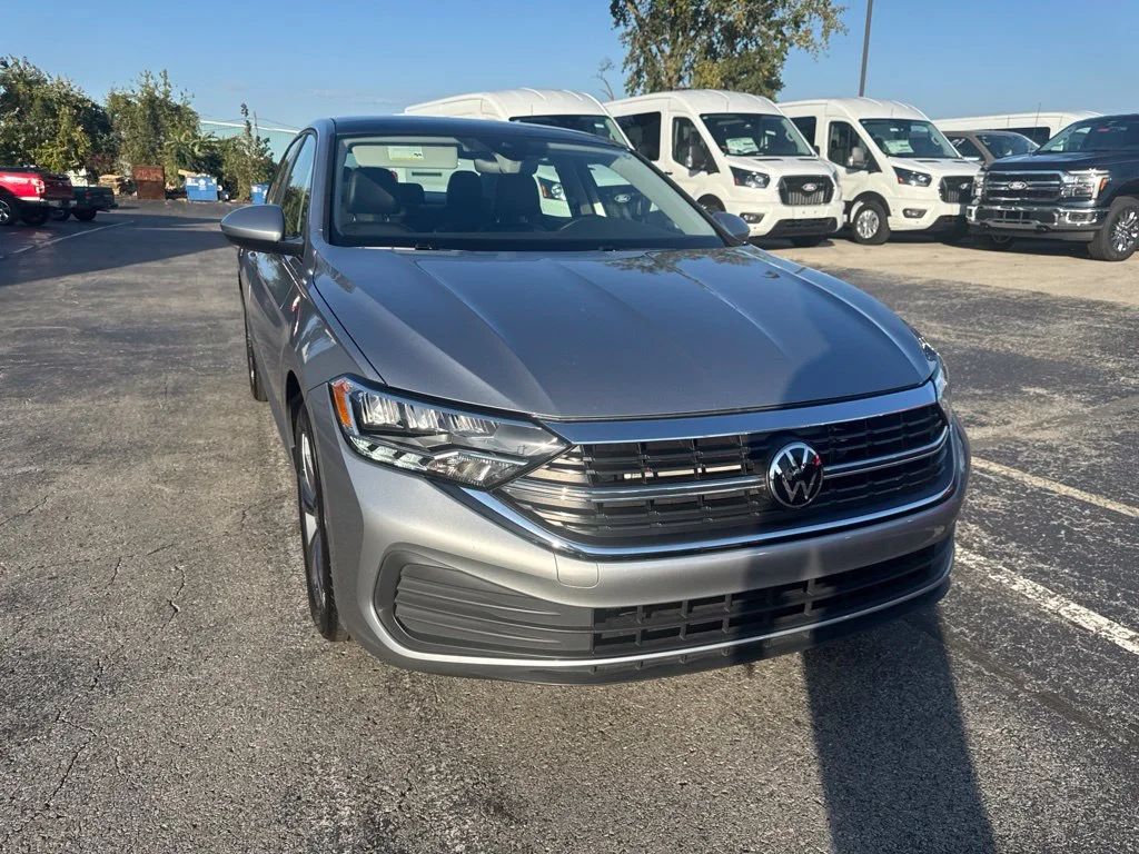 Used 2023 Silver Volkswagen 1.5T SE image 46