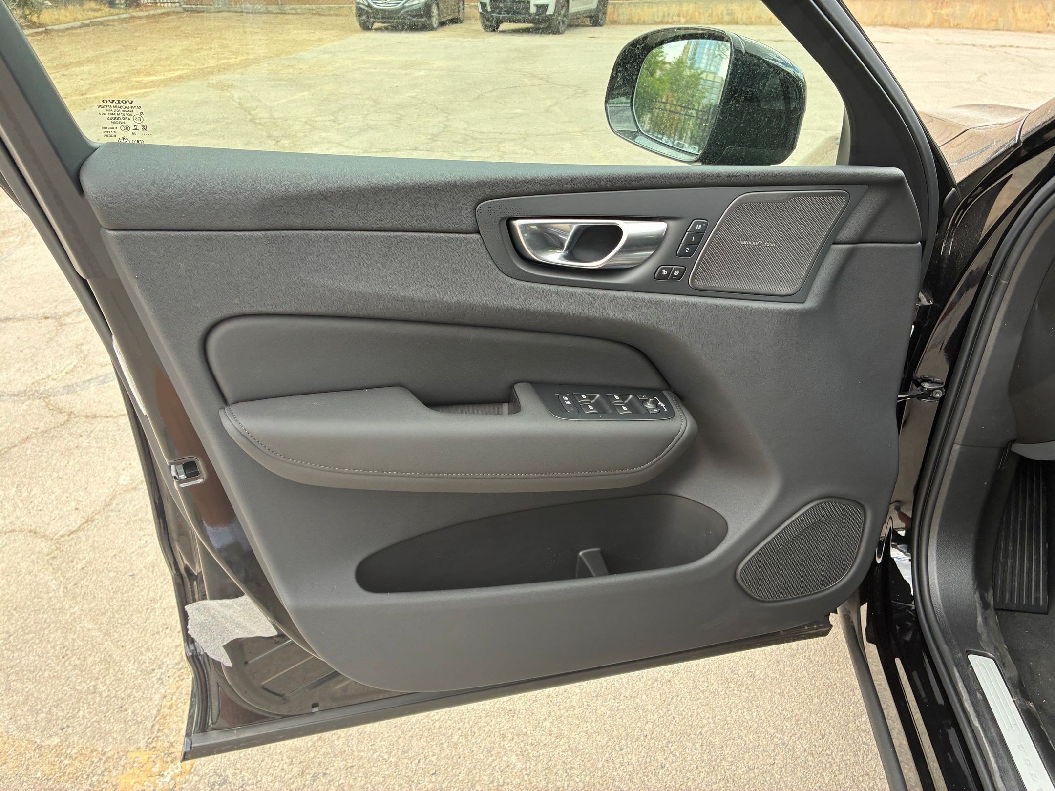 New 2026 Onyx Black Volvo Plus image 10