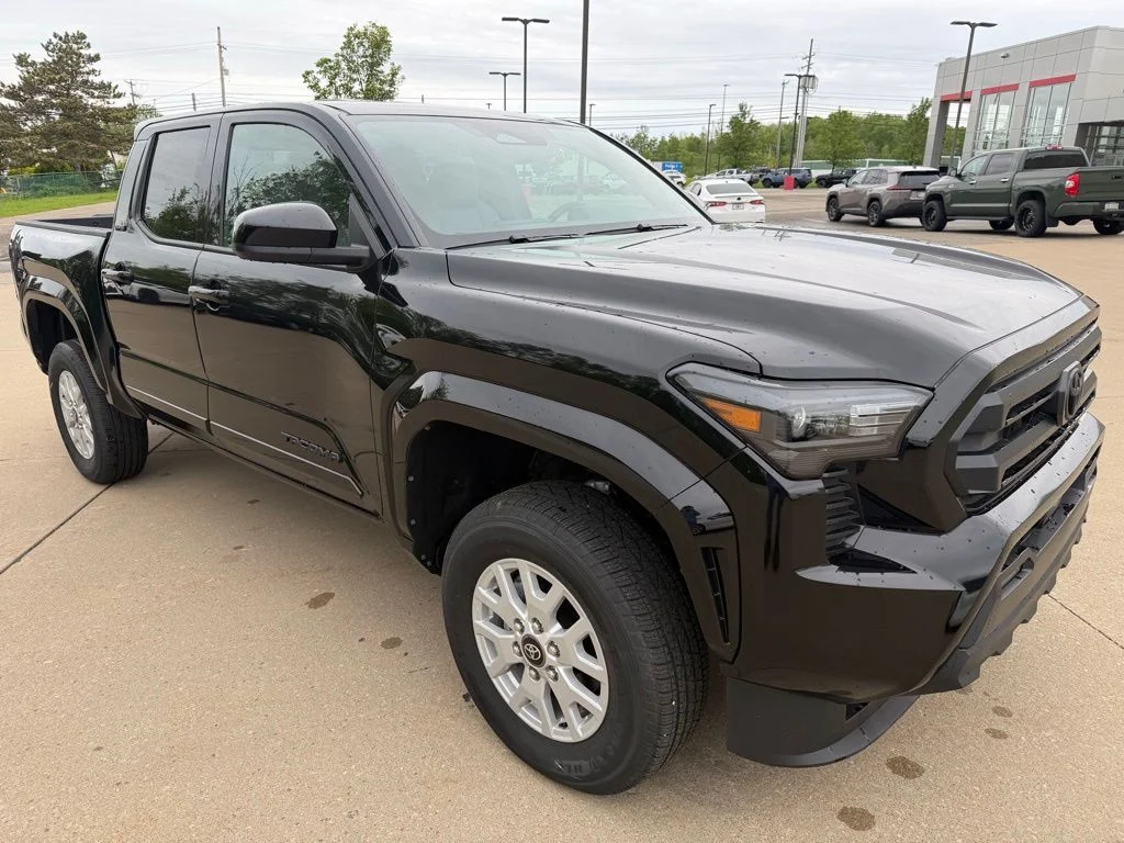 2026 Toyota Tacoma SR5 - Photo 7