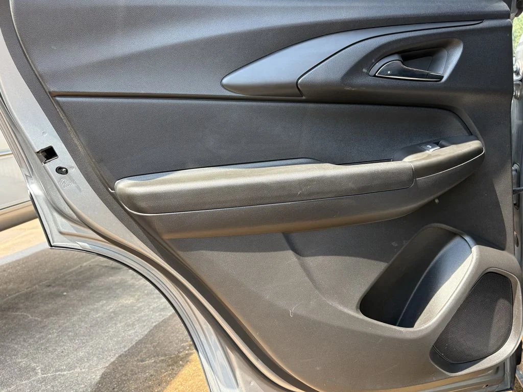 Used 2025 Sterling Gray Metallic Chevrolet LT image 23