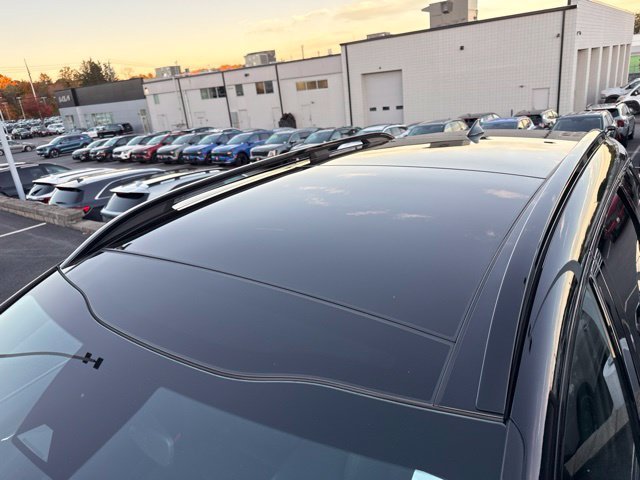 Used 2023 Black Kia X-Line image 7