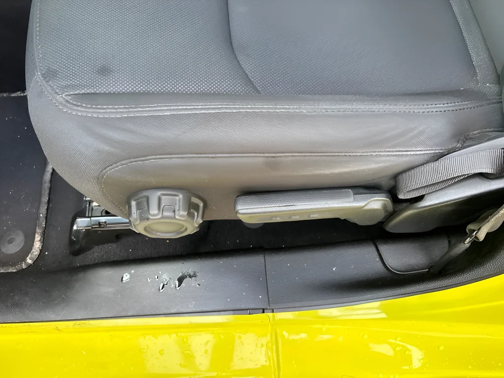 Used 2023 High Velocity Clearcoat Jeep Overland image 24