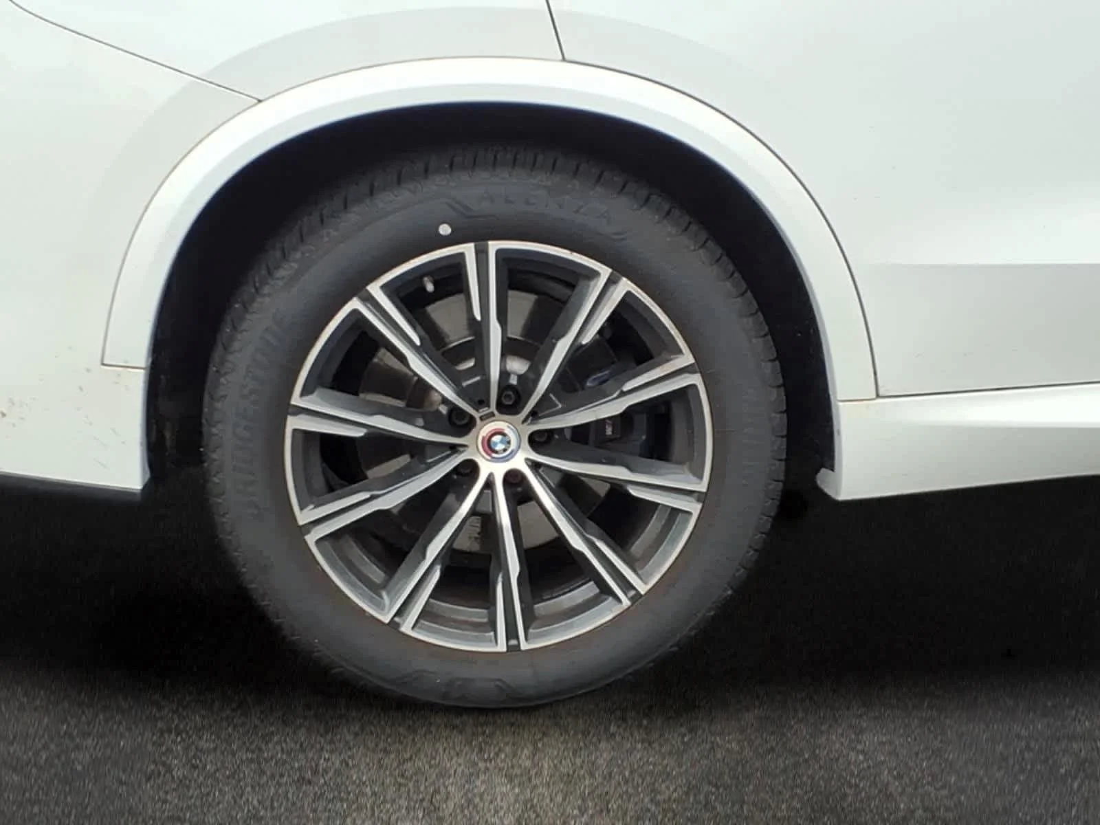 Used 2023 Alpine White BMW M50i image 3
