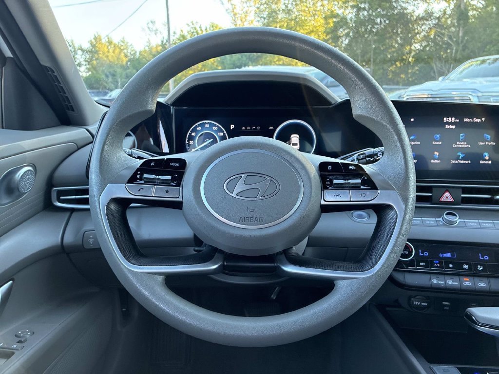 Used 2024 White Hyundai SEL image 16