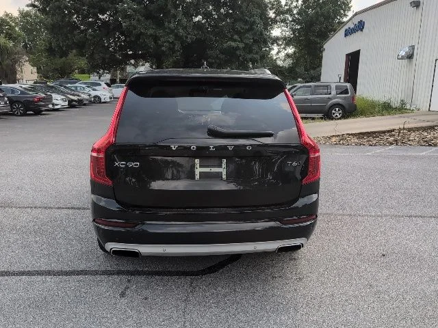 Used 2020 Black Volvo T6 Momentum image 7