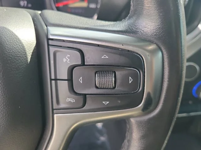 Used 2020 SUMMIT WHITE Chevrolet LT image 25